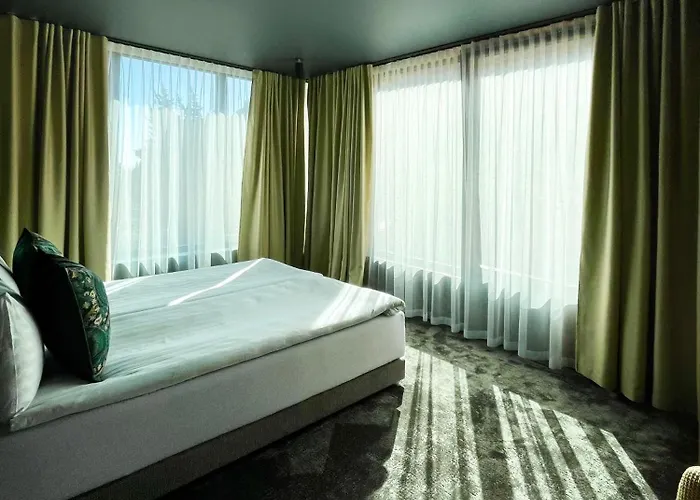 Eze Beach Residence إز