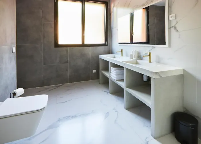 아파트 Eze Beach Residence *