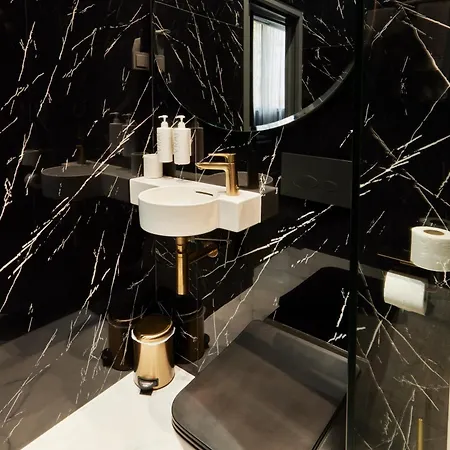 公寓 Eze Beach Residence 艾日